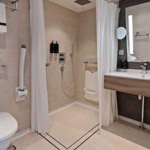 md-bathroom-expedition-suite-ms-roald-amundsen